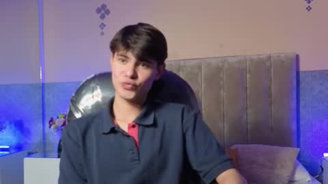 Snapshot of derek_sinn chatting on February 28, 2026, 8:10 pm derek_sinn online show from February 28, 2026, 8:10 pm