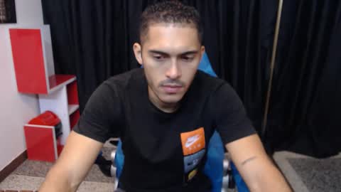 D E R E K online show from November 22, 2025, 11:20 am