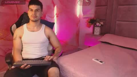 derek_voss online show from July 13, 2026, 8:44 pm