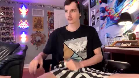 derekdings online show from September 22, 2025, 1:57 pm