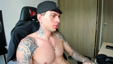 derekmuller11 online show from April 25, 2026, 2:14 pm