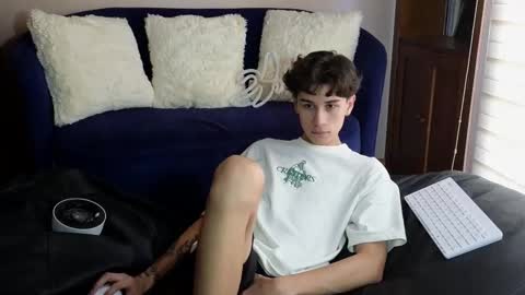 Derek online show from November 15, 2025, 3:52 pm