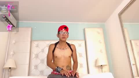 derekwildx online show from March 12, 2025, 6:55 pm