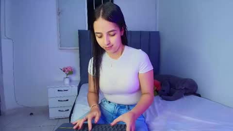 derly_cuervo703031 online show from December 16, 2025, 7:19 pm