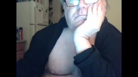 Snapshot of derrickkearley2055 chatting on November 30, 2025, 8:18 am derrickkearley2055 online show from November 30, 2025, 8:18 am