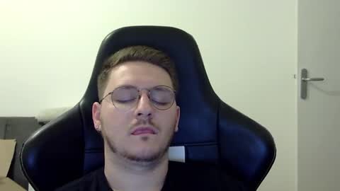 dervechi online show from October 13, 2025, 4:18 pm