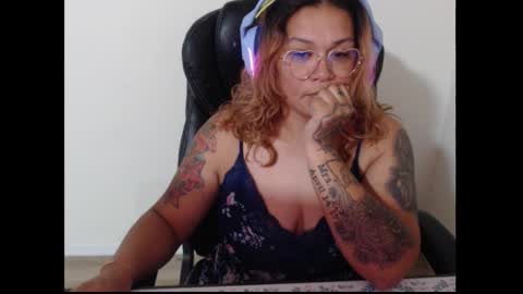 Snapshot of desertadventures25 chatting on March 24, 2026, 5:01 am desertadventures25 online show from March 24, 2026, 5:01 am