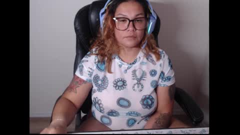 Snapshot of desertadventures25 chatting on March 25, 2026, 4:40 am desertadventures25 online show from March 25, 2026, 4:40 am