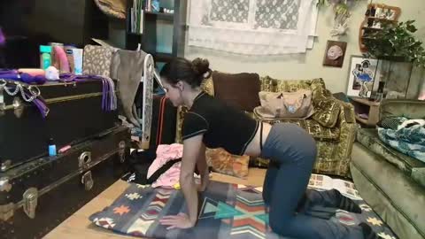 desimonroe online show from January 1, 2025, 3:03 pm