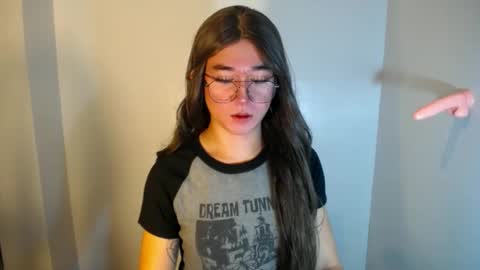 Snapshot of desirable_lorinexx chatting on December 18, 2024, 2:06 pm LORINE online show from December 18, 2024, 2:06 pm