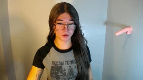 Snapshot of desirable_lorinexx chatting on December 19, 2024, 8:13 am LORINE online show from December 19, 2024, 8:13 am