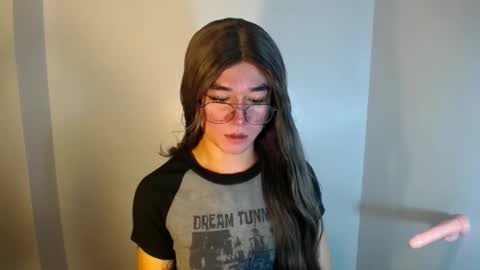 Snapshot of desirable_lorinexx chatting on December 25, 2024, 12:58 pm LORINE online show from December 25, 2024, 12:58 pm