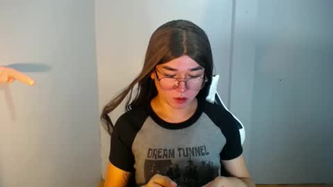 Snapshot of desirable_lorinexx chatting on January 4, 2025, 4:54 pm LORINE online show from January 4, 2025, 4:54 pm