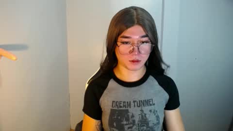 Snapshot of desirable_lorinexx chatting on January 4, 2025, 7:55 pm LORINE online show from January 4, 2025, 7:55 pm