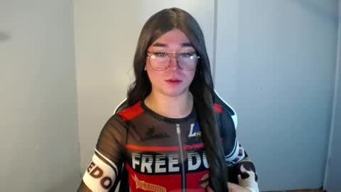 Snapshot of desirable_lorinexx chatting on January 6, 2025, 4:36 am LORINE online show from January 6, 2025, 4:36 am