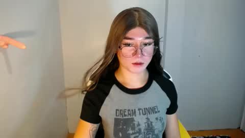 Snapshot of desirable_lorinexx chatting on January 8, 2025, 6:20 pm LORINE online show from January 8, 2025, 6:20 pm