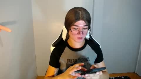 Snapshot of desirable_lorinexx chatting on January 8, 2025, 9:23 pm LORINE online show from January 8, 2025, 9:23 pm