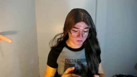 Snapshot of desirable_lorinexx chatting on January 11, 2025, 7:38 pm LORINE online show from January 11, 2025, 7:38 pm