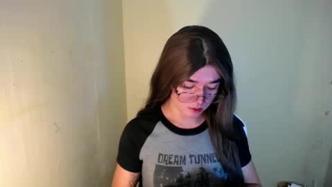 Snapshot of desirable_lorinexx chatting on January 14, 2025, 7:11 pm LORINE online show from January 14, 2025, 7:11 pm