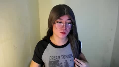 Snapshot of desirable_lorinexx chatting on January 16, 2025, 7:10 pm LORINE online show from January 16, 2025, 7:10 pm