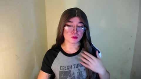 Snapshot of desirable_lorinexx chatting on January 17, 2025, 7:05 pm LORINE online show from January 17, 2025, 7:05 pm