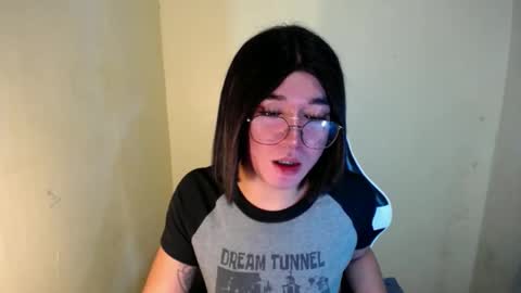 Snapshot of desirable_lorinexx chatting on January 21, 2025, 12:04 am LORINE online show from January 21, 2025, 12:04 am