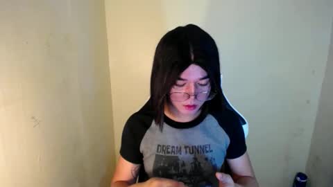 Snapshot of desirable_lorinexx chatting on January 22, 2025, 2:37 am LORINE online show from January 22, 2025, 2:37 am