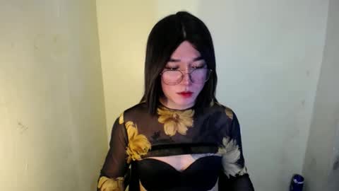 Snapshot of desirable_lorinexx chatting on January 22, 2025, 6:52 pm LORINE online show from January 22, 2025, 6:52 pm