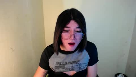 Snapshot of desirable_lorinexx chatting on January 27, 2025, 10:16 pm LORINE online show from January 27, 2025, 10:16 pm