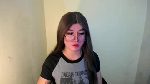 Snapshot of desirable_lorinexx chatting on February 6, 2025, 5:25 am LORINE online show from February 6, 2025, 5:25 am