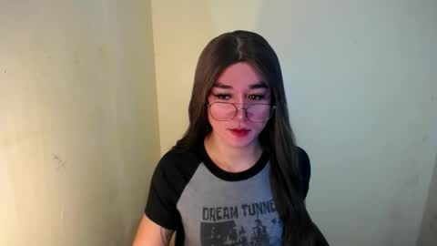 Snapshot of desirable_lorinexx chatting on February 7, 2025, 4:35 pm LORINE online show from February 7, 2025, 4:35 pm