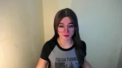 Snapshot of desirable_lorinexx chatting on February 8, 2025, 10:07 am LORINE online show from February 8, 2025, 10:07 am