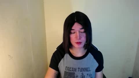 Snapshot of desirable_lorinexx chatting on February 14, 2025, 5:30 am LORINE online show from February 14, 2025, 5:30 am
