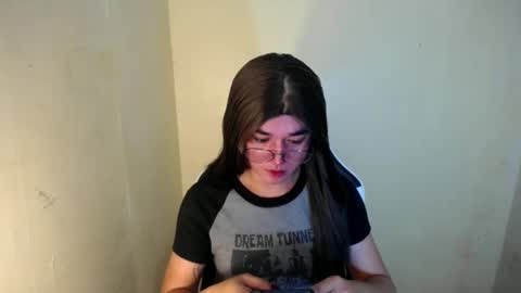 Snapshot of desirable_lorinexx chatting on February 20, 2025, 12:25 pm LORINE online show from February 20, 2025, 12:25 pm