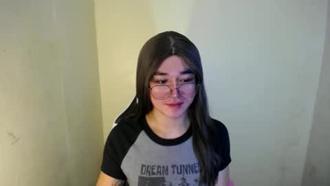 Snapshot of desirable_lorinexx chatting on February 22, 2025, 2:28 am LORINE online show from February 22, 2025, 2:28 am
