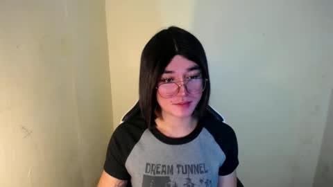 Snapshot of desirable_lorinexx chatting on February 22, 2025, 9:15 pm LORINE online show from February 22, 2025, 9:15 pm