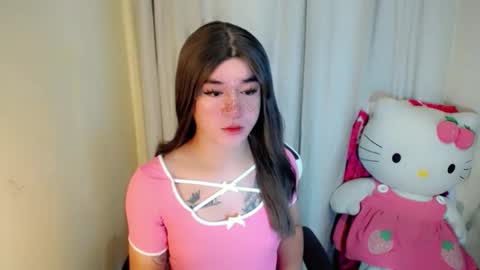 Snapshot of desirable_lorinexx chatting on February 23, 2025, 7:17 pm LORINE online show from February 23, 2025, 7:17 pm