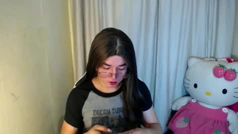 Snapshot of desirable_lorinexx chatting on February 24, 2025, 5:22 am LORINE online show from February 24, 2025, 5:22 am
