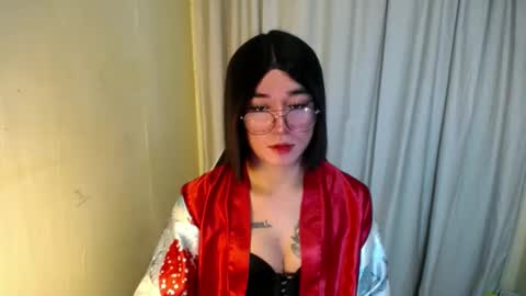 Snapshot of desirable_lorinexx chatting on March 2, 2025, 12:01 pm LORINE online show from March 2, 2025, 12:01 pm