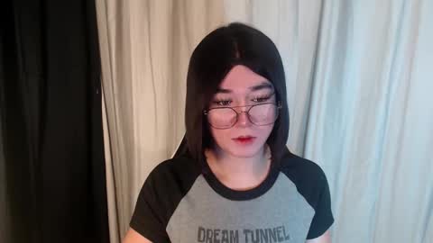 Snapshot of desirable_lorinexx chatting on March 9, 2025, 11:14 pm LORINE online show from March 9, 2025, 11:14 pm