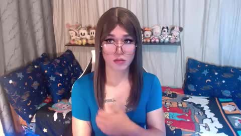 Snapshot of desirable_lorinexx chatting on September 13, 2025, 10:42 pm LORINE online show from September 13, 2025, 10:42 pm