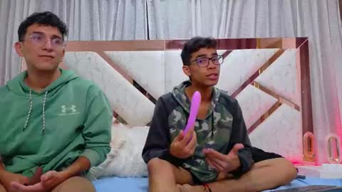 desire4duo online show from October 25, 2025, 1:07 pm