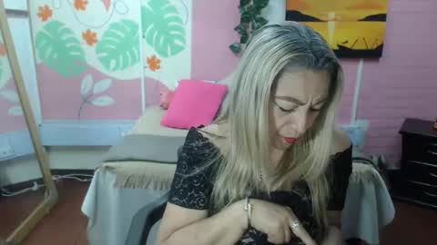 VALERIA online show from October 4, 2025, 3:43 pm