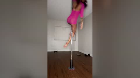 Snapshot of desiredebonyy chatting on March 31, 2026, 9:32 am DesiredEbonyy online show from March 31, 2026, 9:32 am