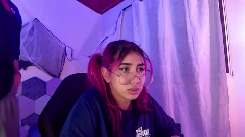 TORI AND MR. BEAR online show from November 7, 2025, 12:43 am