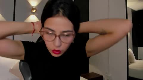 desire online show from October 28, 2025, 12:19 pm