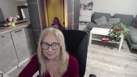 Snapshot of desiresofia chatting on February 10, 2026, 2:43 pm S O F I A online show from February 10, 2026, 2:43 pm