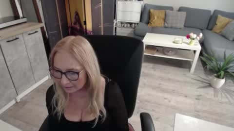 Snapshot of desiresofia chatting on February 26, 2026, 3:11 pm S O F I A online show from February 26, 2026, 3:11 pm