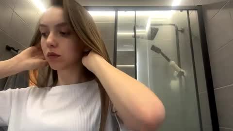 Snapshot of desirewingard chatting on May 12, 2026, 2:41 am Ksenia online show from May 12, 2026, 2:41 am