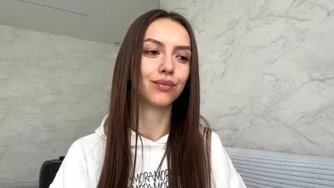 Snapshot of desirewingard chatting on May 18, 2026, 4:07 am Ksenia online show from May 18, 2026, 4:07 am